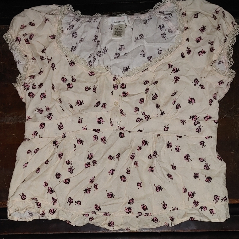 URBAN Romantics Cream Floral Blouse with Lace